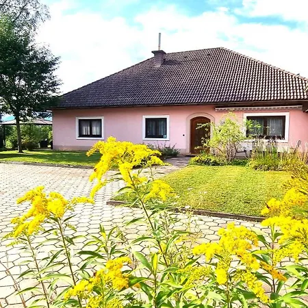 Bungalow & Apartments 