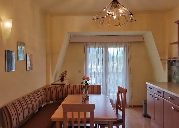 Bungalow & Apartments \